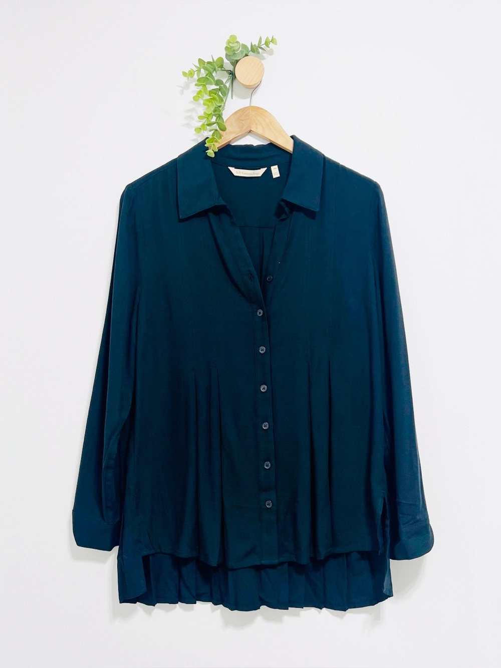 Soft Surroundings Black 100% Rayon Pleated Lagenlook Button Front Blouse